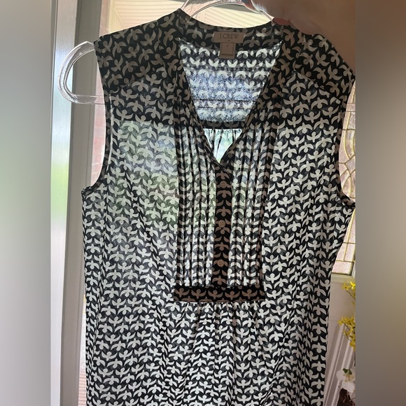 J. Crew Size 2 Sleeveless Button-Front Navy Pattern Print Top - Picture 6 of 7